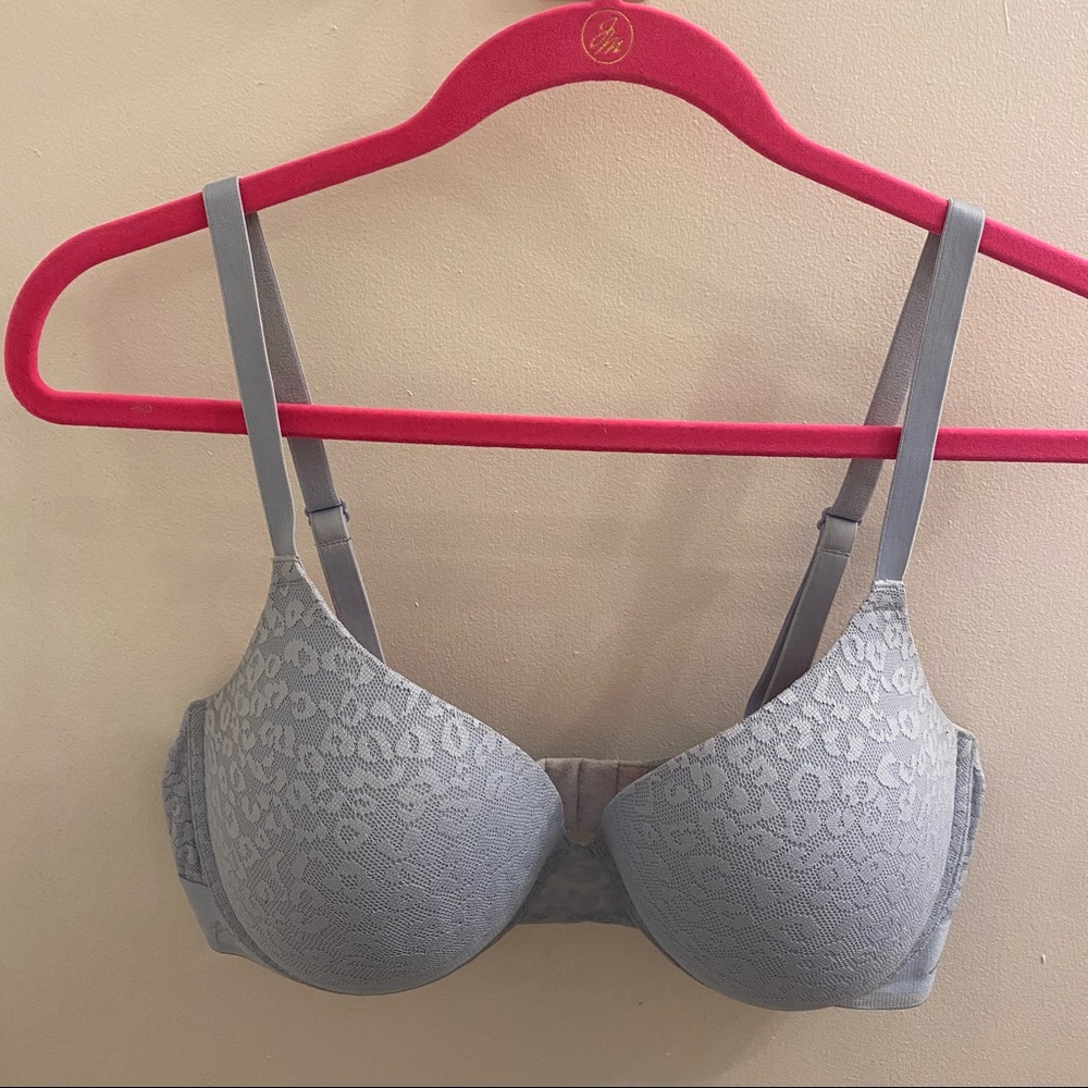 Gently used PINK bra size 36DD baby blue with pink inside